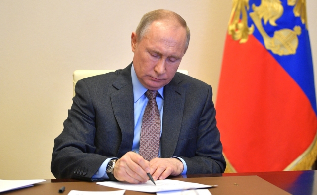 Путин подписал указ о торговле газом за рубли  