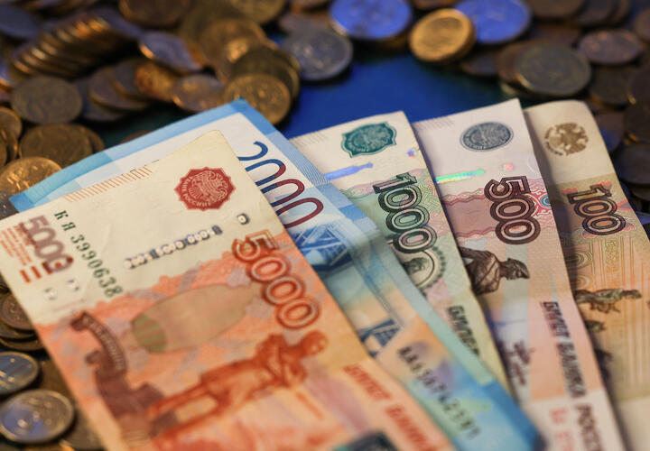 Копить не получается: половина россиян тратит весь доход на текущие нужды
