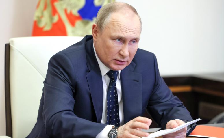 Президент России Владимир Путин подписал закон об альтернативной гражданской службе в период частичной мобилизации