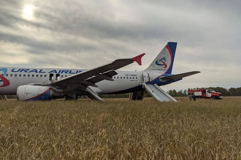 Опубликовано фото с места аварийной посадки самолета Сочи – Омск