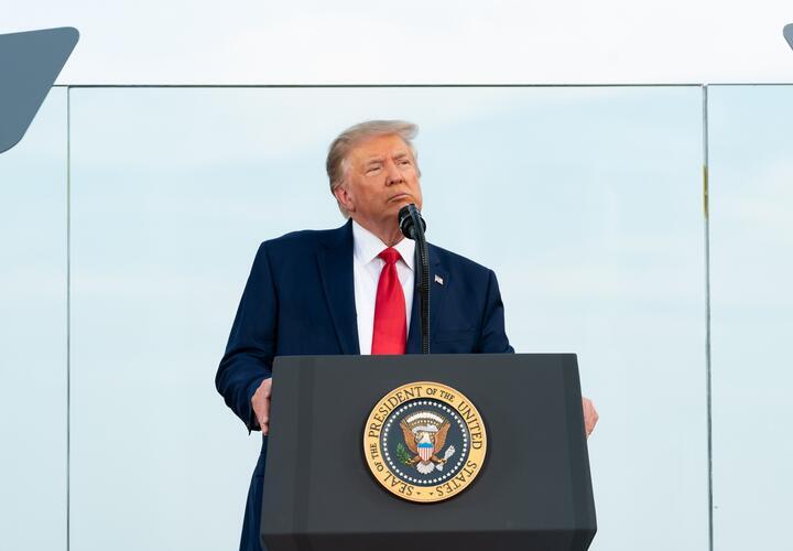 Трамп поддержал смягчение санкций против России в обмен на освобождение заключённых