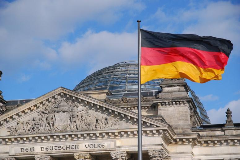 Германия решила закрыть четыре из пяти консульств России в стране