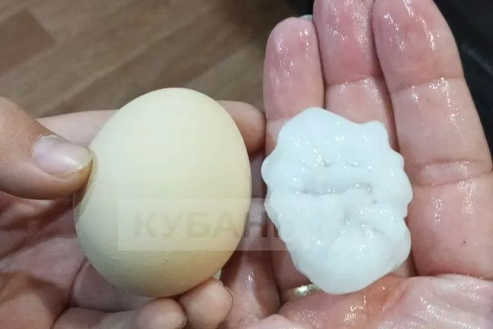 Град размером с куриное яйцо прошел в трех районах Краснодарского края