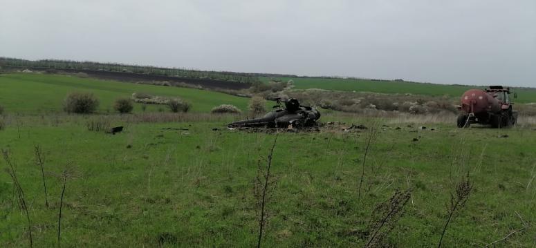 В Мостовском районе разбился вертолёт Ми-2, пилот погиб