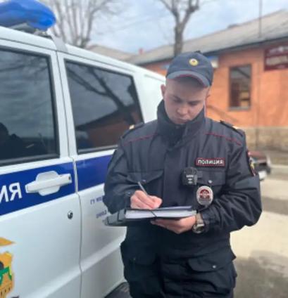 В Лабинском районе полицейские задержали курьера IT-мошенников