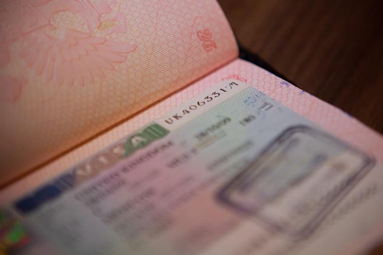 Евросоюз вводит строгие ограничения на туристические визы для россиян