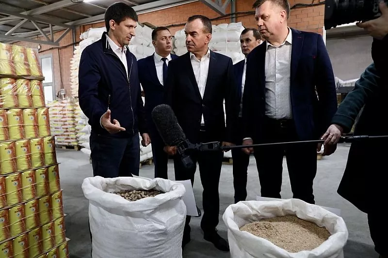 Губернатор Краснодарского края Вениамин Кондратьев посетил предприятие по производству муки в Лабинске