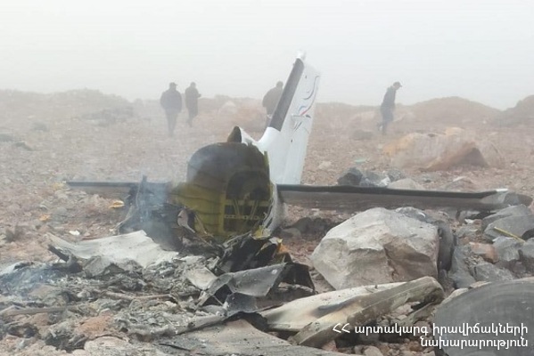 Два российских летчика погибли при крушении самолета в Армении