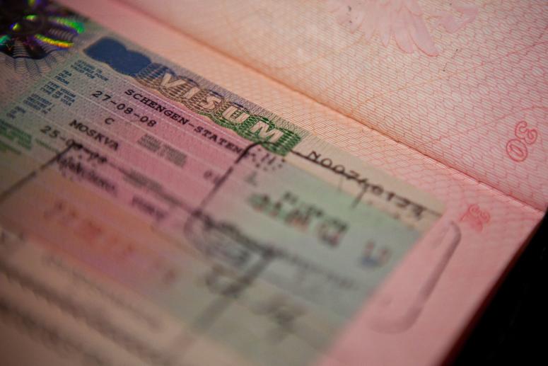 Российским туристам рассказали, какие страны выдают шенген в 2023 году и где легче получить визу